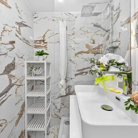 Riviera - Superbe - Proche Et Gare Apartamento *